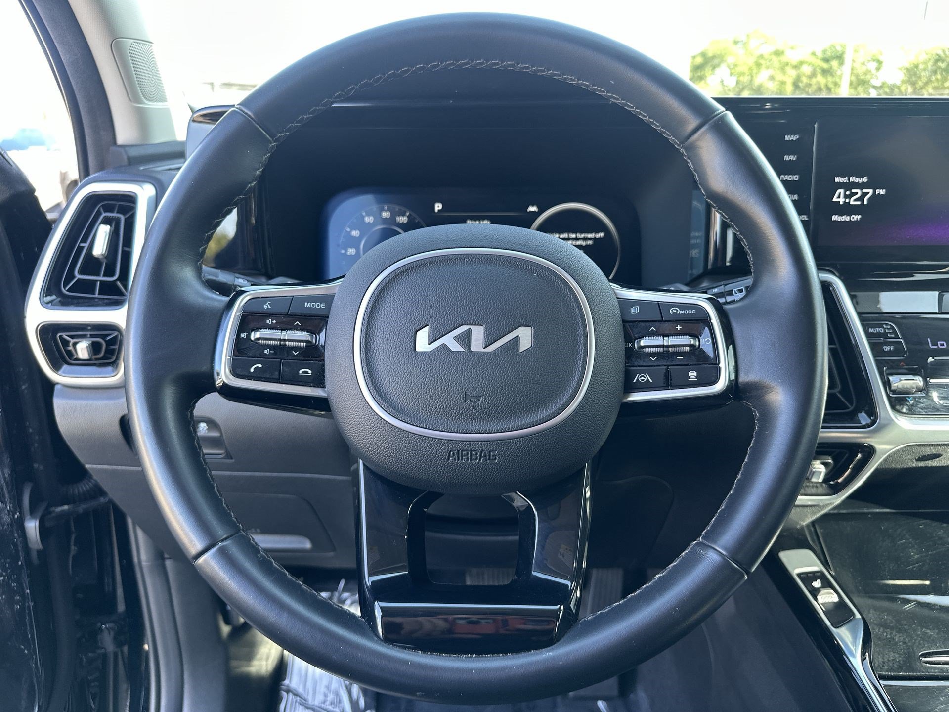 Certified 2023 Kia Sorento SX FWD image 11