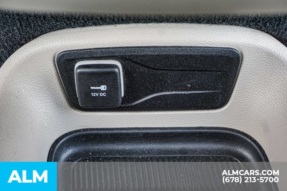 Used 2024 Chrysler Pacifica Touring-L FWD image 48