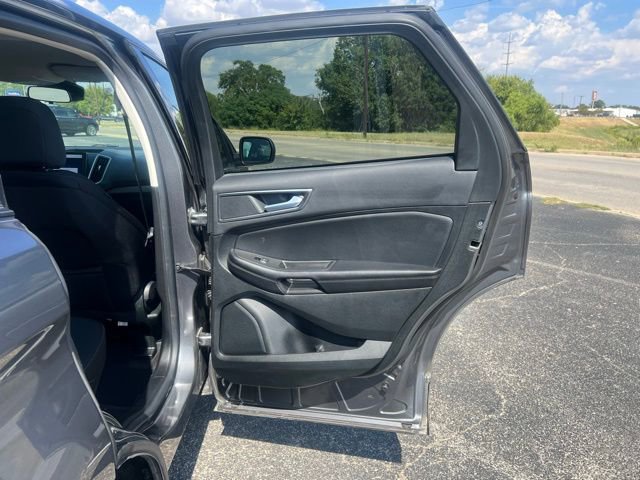 Used 2022 Ford Edge SE image 16