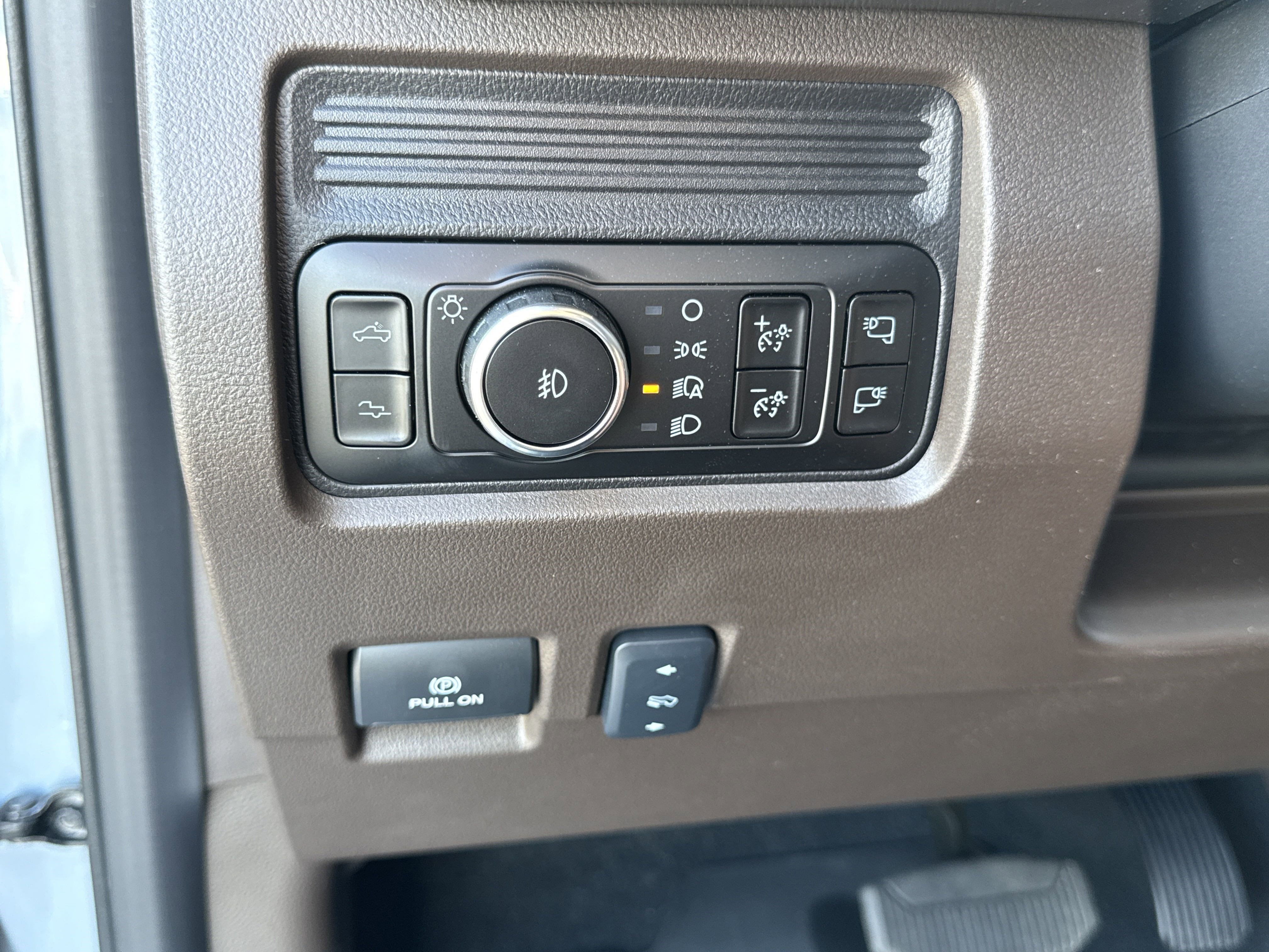 New 2025 Ford F250 King Ranch w/ Chrome Package image 38
