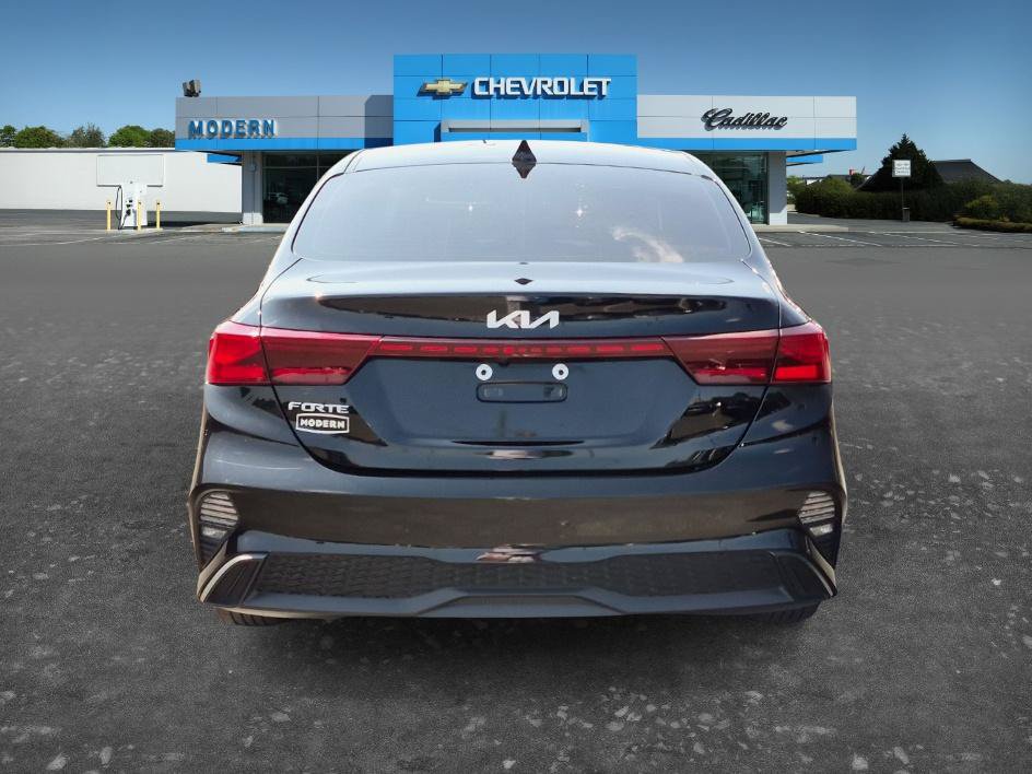 Used 2022 Kia Forte LXS FWD image 4