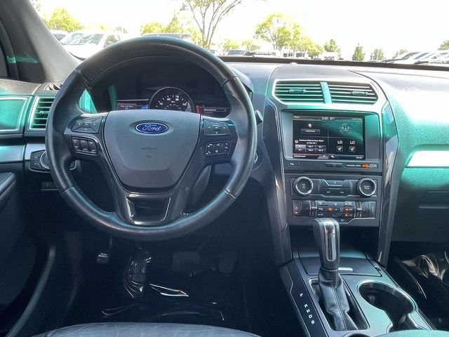 Used 2016 Ford Explorer XLT w/ Equipment Group 202A FWD image 7