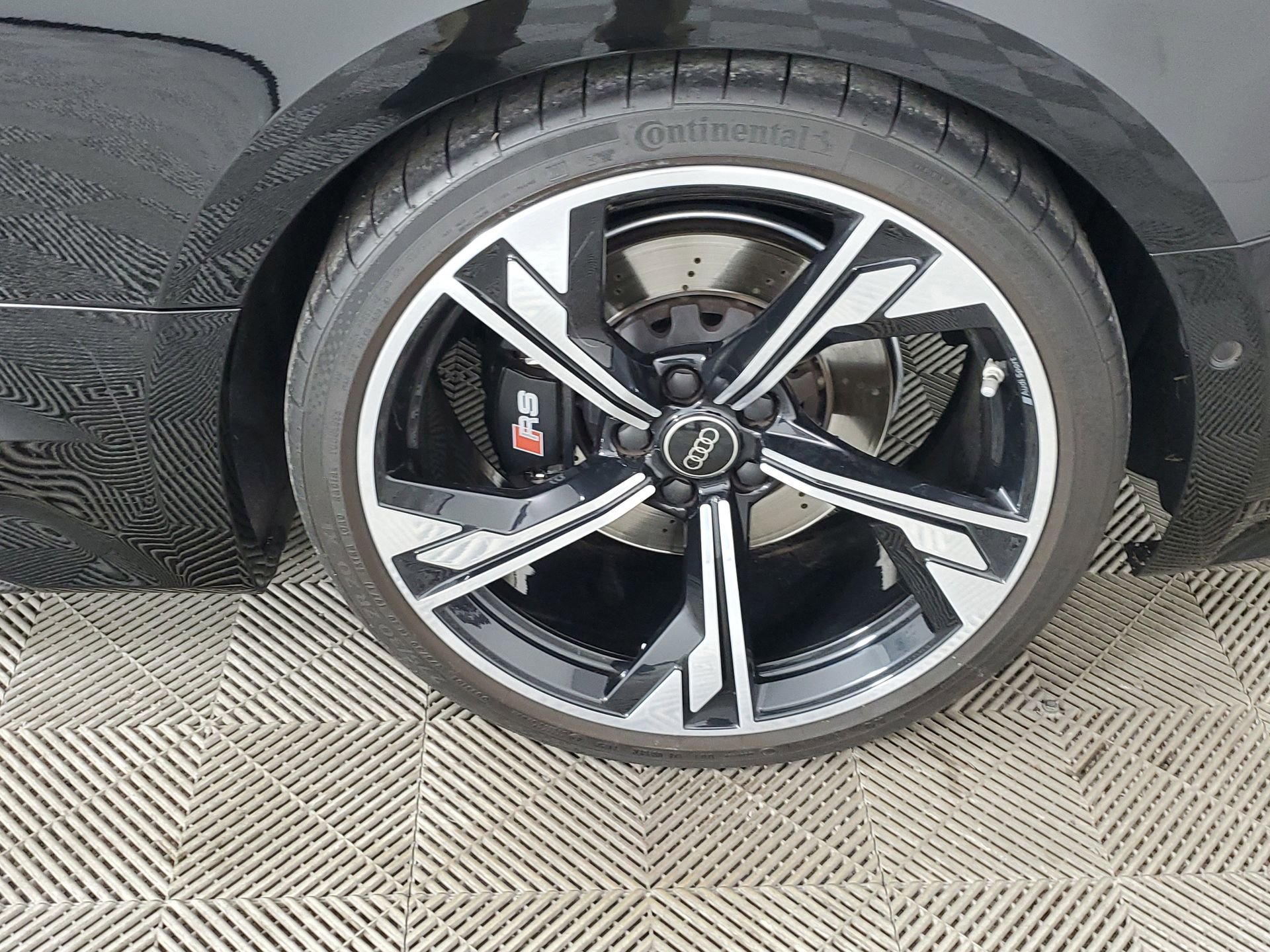 Certified 2023 Audi RS 5 w/ Black Optic Carbon Package image 17