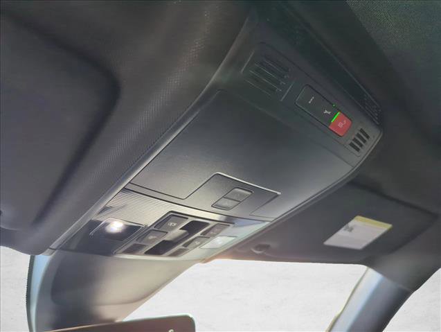 Used 2022 Volkswagen Tiguan SE R-Line image 15