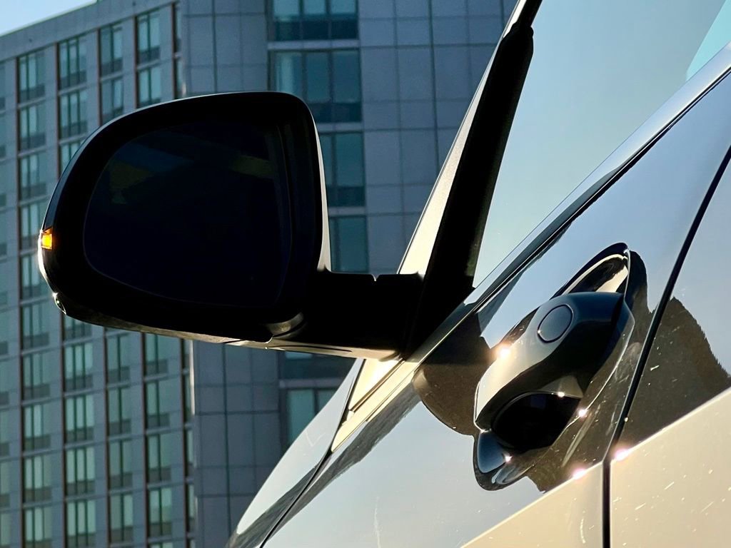 Used 2024 BMW X7 xDrive40i w/ Premium Package image 43