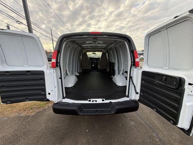 New 2026 GMC Savana 2500 w/ Driver Convenience Package image 19