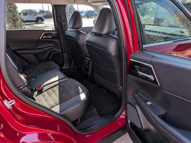 Used 2024 Mitsubishi Outlander SE image 14