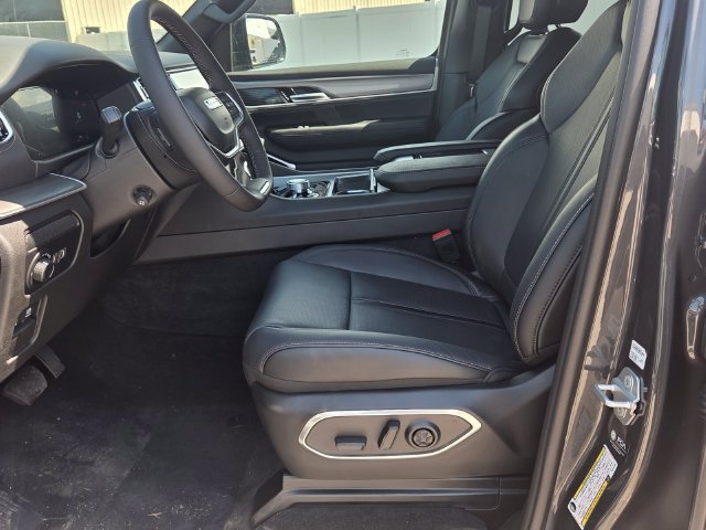 New 2026 Jeep Grand Wagoneer Limited AWD/4WD image 9