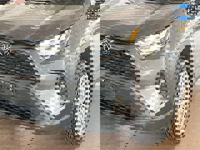 Used 2023 Toyota RAV4 XLE Premium image 10