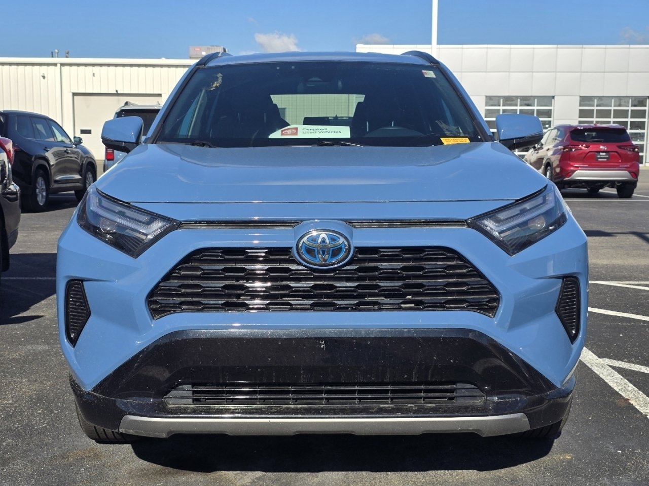 Used 2024 Toyota RAV4 SE image 2