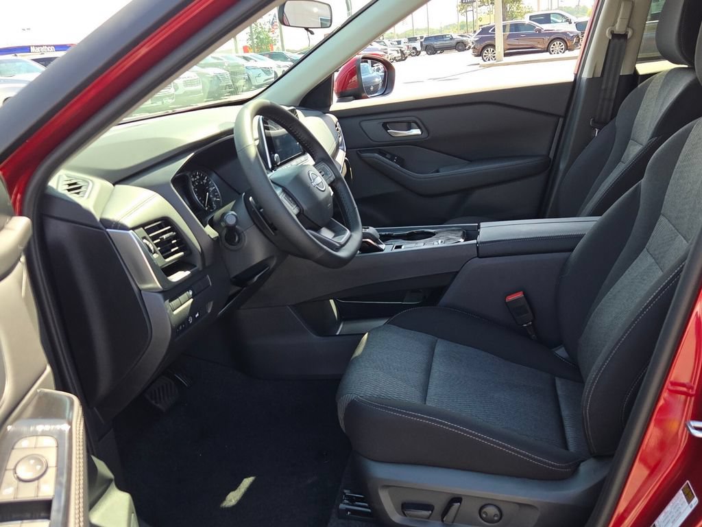 New 2026 Nissan Rogue SV FWD image 3