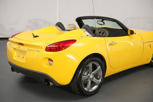 Used 2007 Pontiac Solstice GXP w/ Premium Package RWD image 19