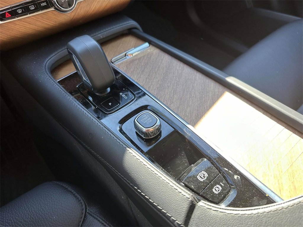 Certified 2024 Volvo XC90 B5 Plus w/ Protection Package Premier image 8