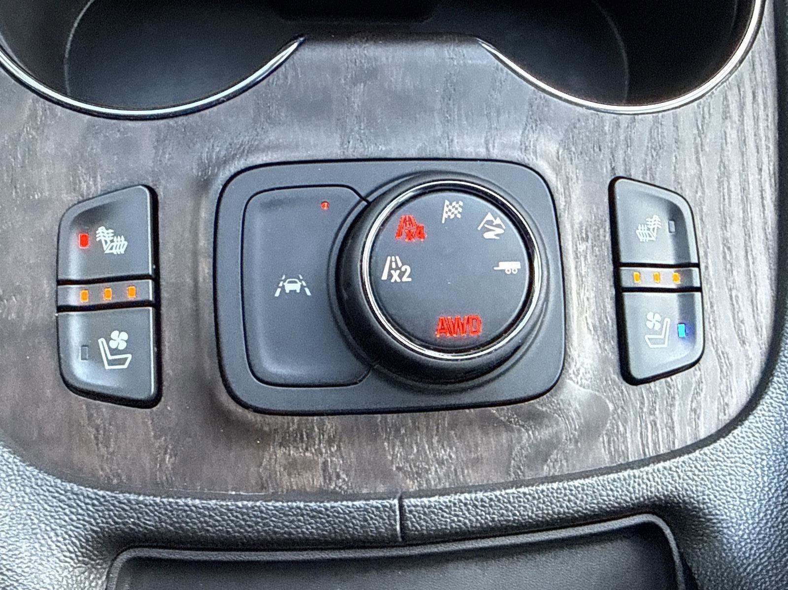 Used 2023 GMC Acadia Denali w/ Denali Technology Package image 22