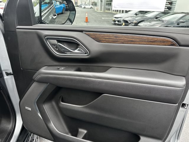 Used 2023 Chevrolet Suburban Premier w/ Advanced Technology Package AWD/4WD image 36