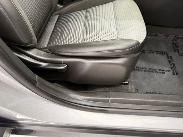 Used 2025 Chevrolet Trax LT FWD image 20