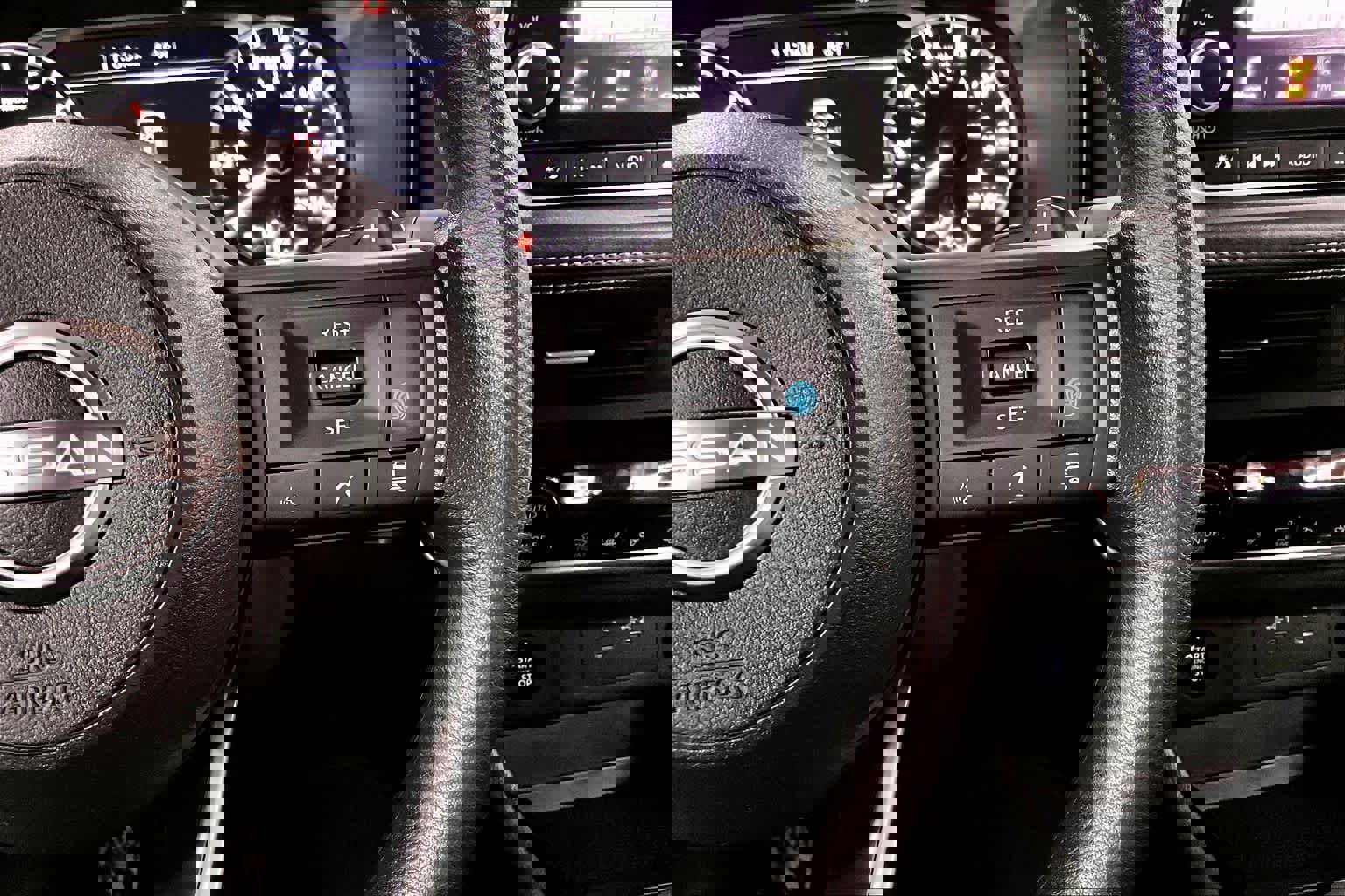 Used 2024 Nissan Rogue SV image 23