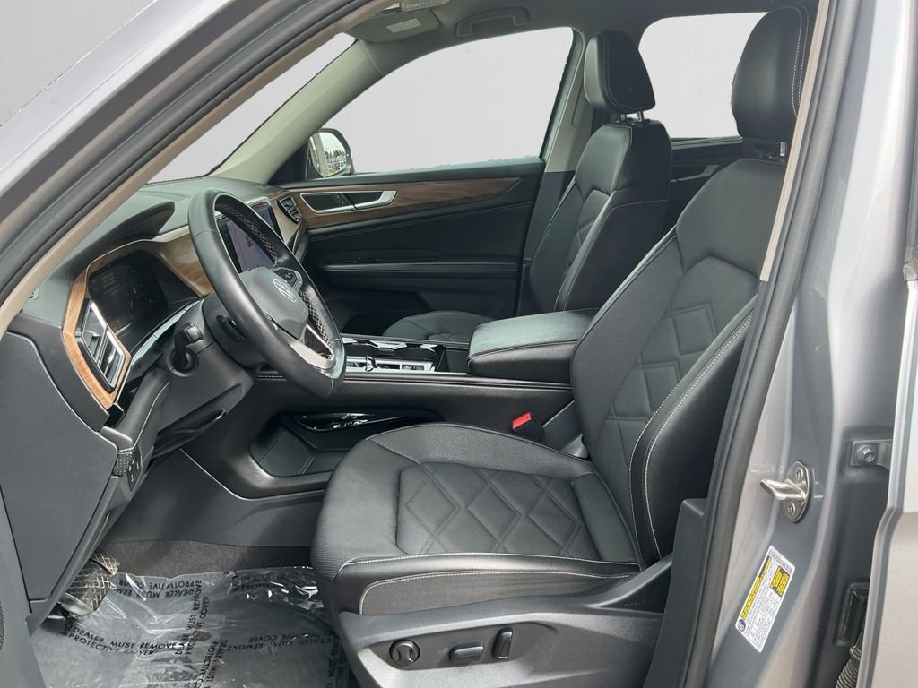 Used 2025 Volkswagen Atlas SE image 9