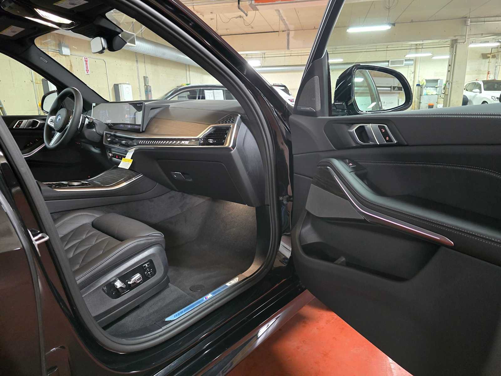 Used 2026 BMW X5 xDrive50e w/ M Sport Package AWD/4WD image 13