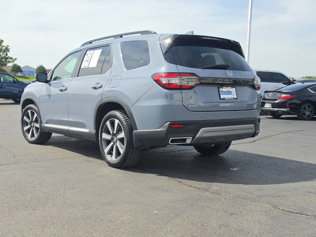 Used 2024 Honda Pilot Touring image 5