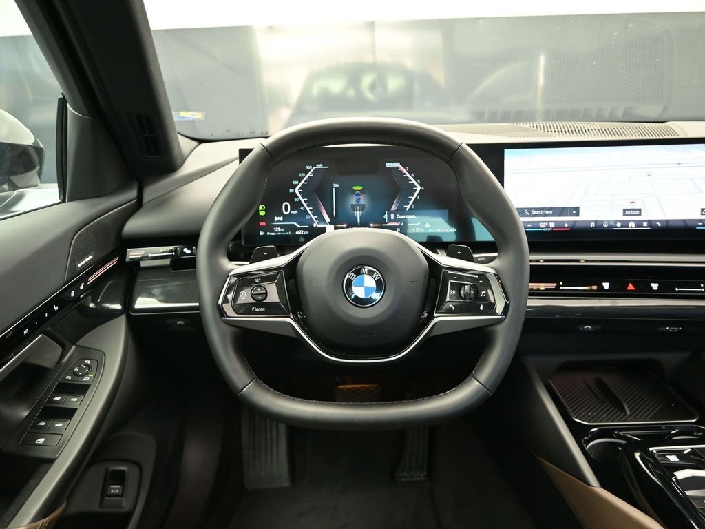 Certified 2025 BMW 530i xDrive image 29