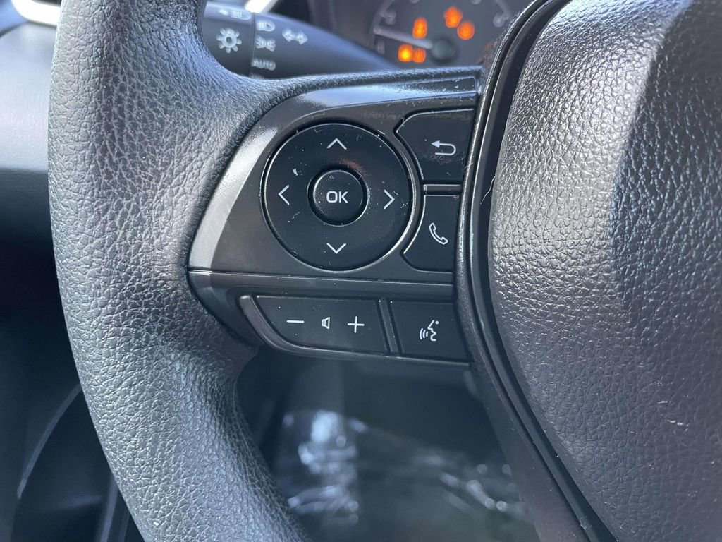 Used 2023 Toyota Corolla LE image 31