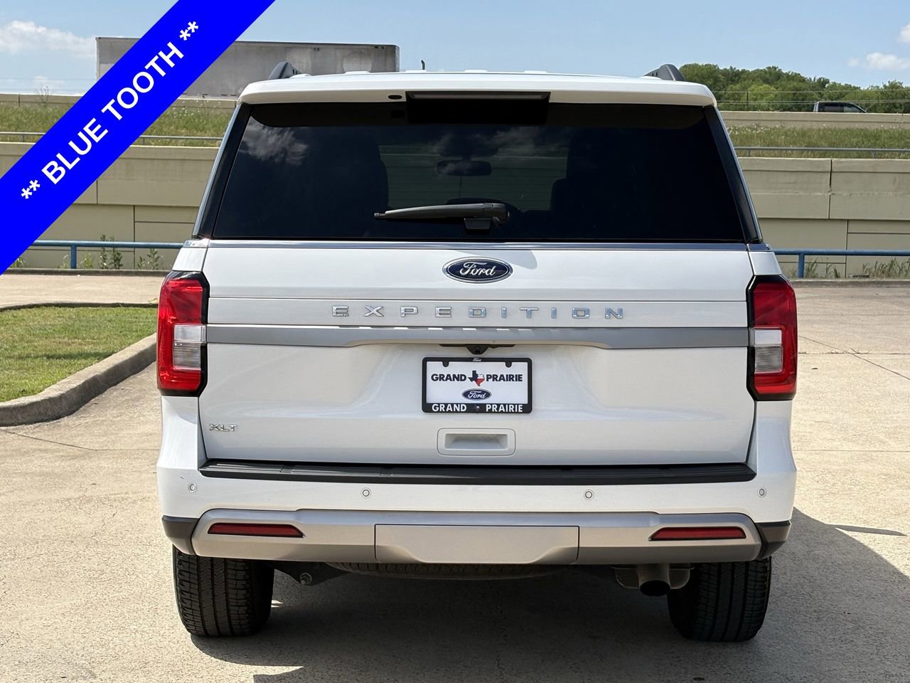 Used 2024 Ford Expedition XLT RWD image 7
