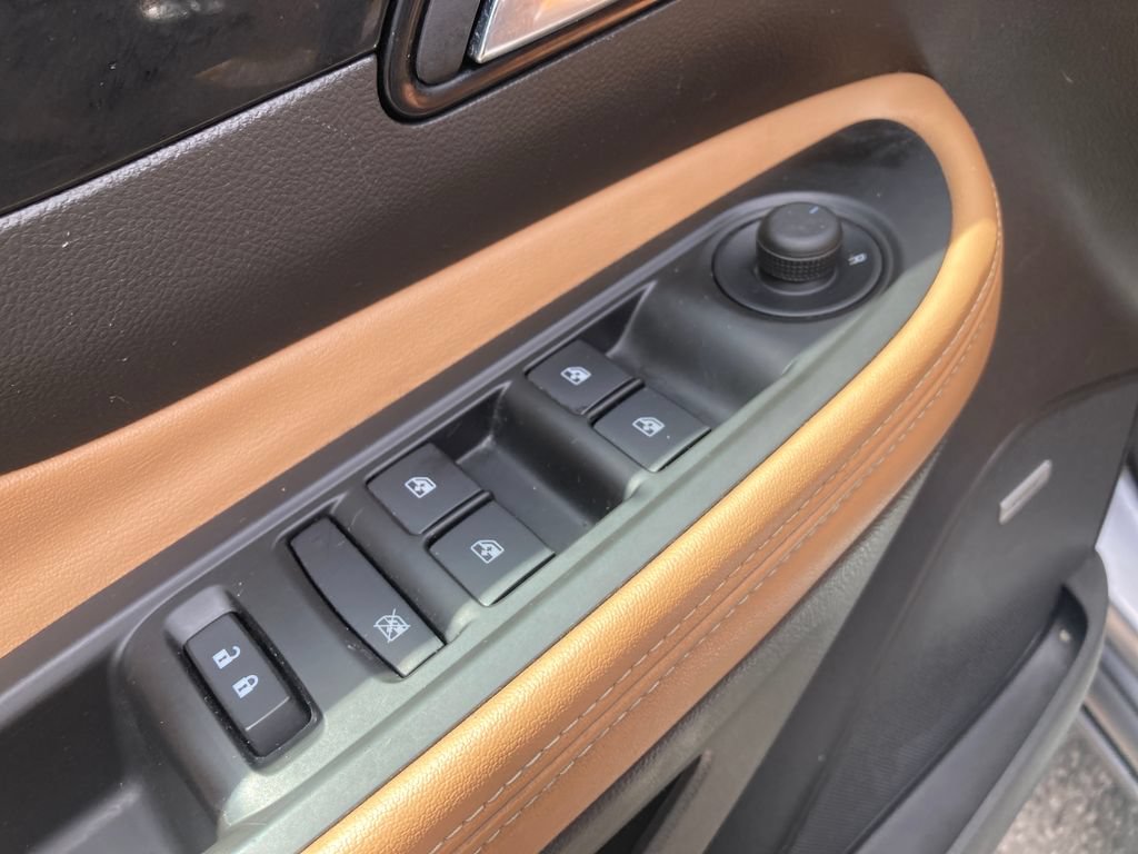 Used 2019 Buick Encore Essence w/ Experience Buick Package AWD/4WD image 14