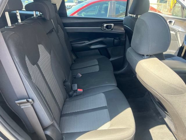 Used 2022 Kia Sorento LX AWD/4WD image 31