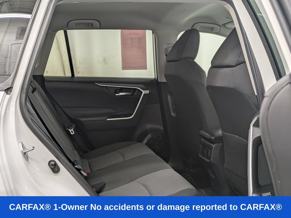 Used 2025 Toyota RAV4 XLE AWD/4WD image 27