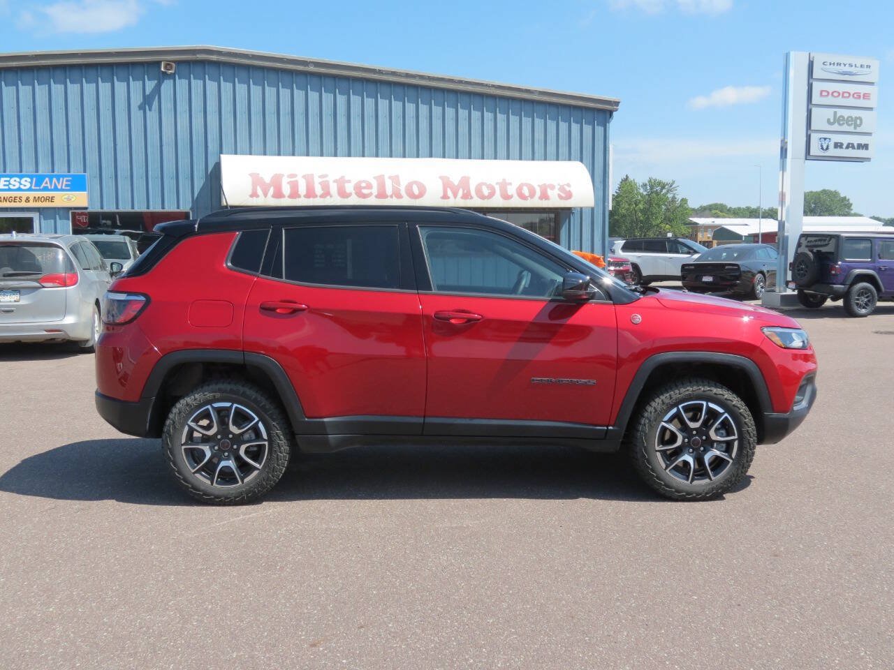 Used 2025 Jeep Compass Trailhawk w/ Trailhawk Convenience Group