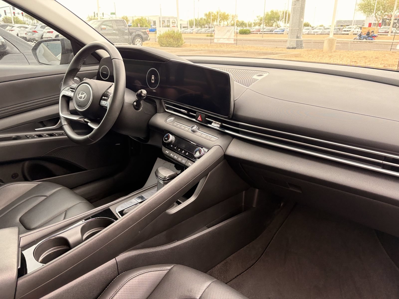 Used 2025 Hyundai Elantra Limited FWD image 10