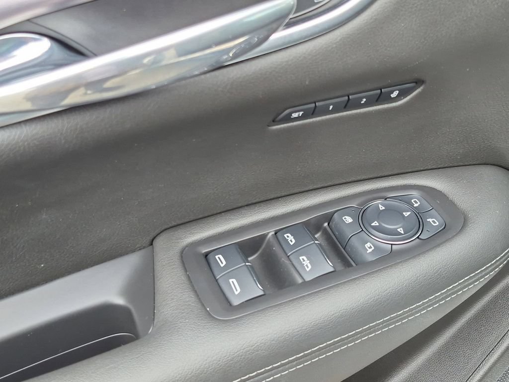 Certified 2023 Cadillac XT6 Luxury FWD image 16