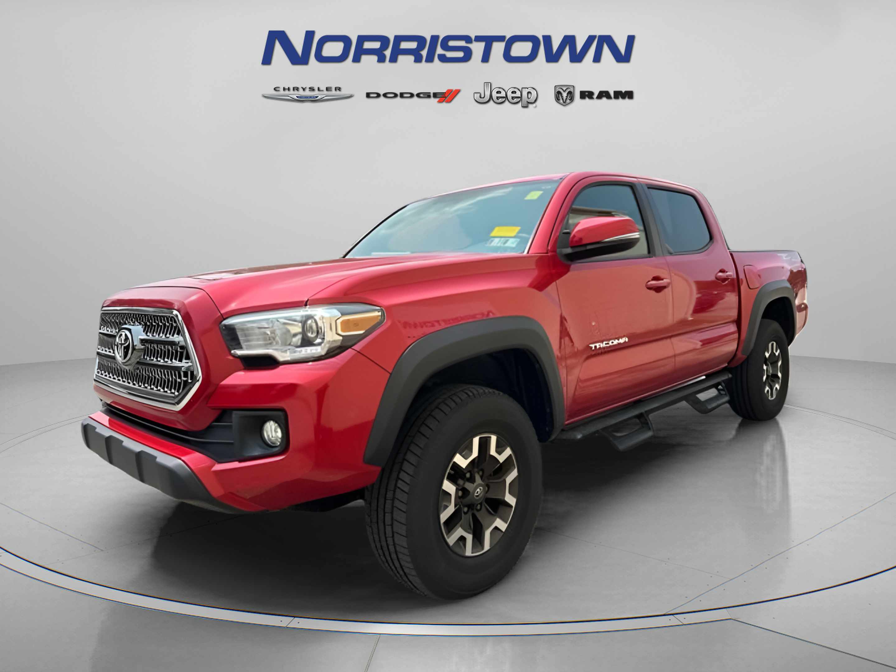 Used 2017 Toyota Tacoma TRD Off-Road w/ Premium & Technology Package AWD/4WD image 4
