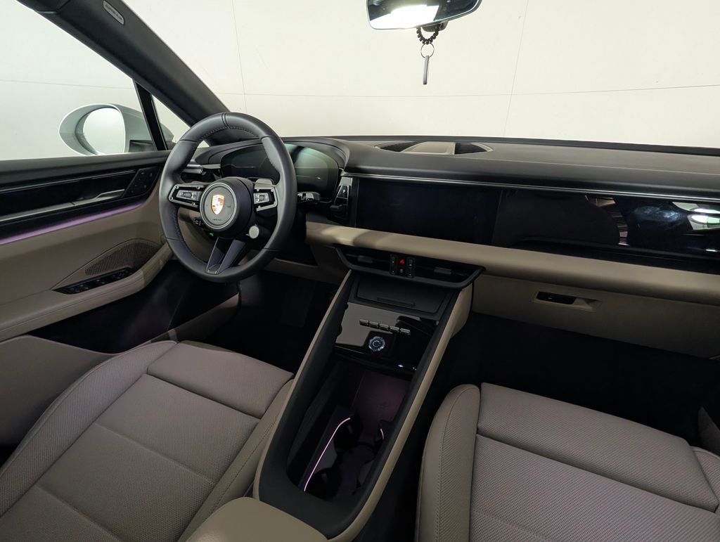 New 2026 Porsche Macan 4 Electric image 22