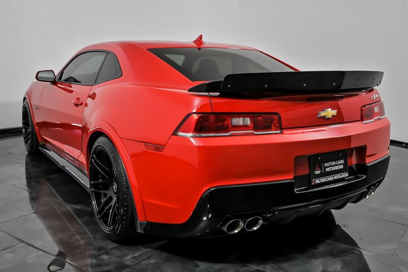 Used 2015 Chevrolet Camaro Z/28 RWD image 8