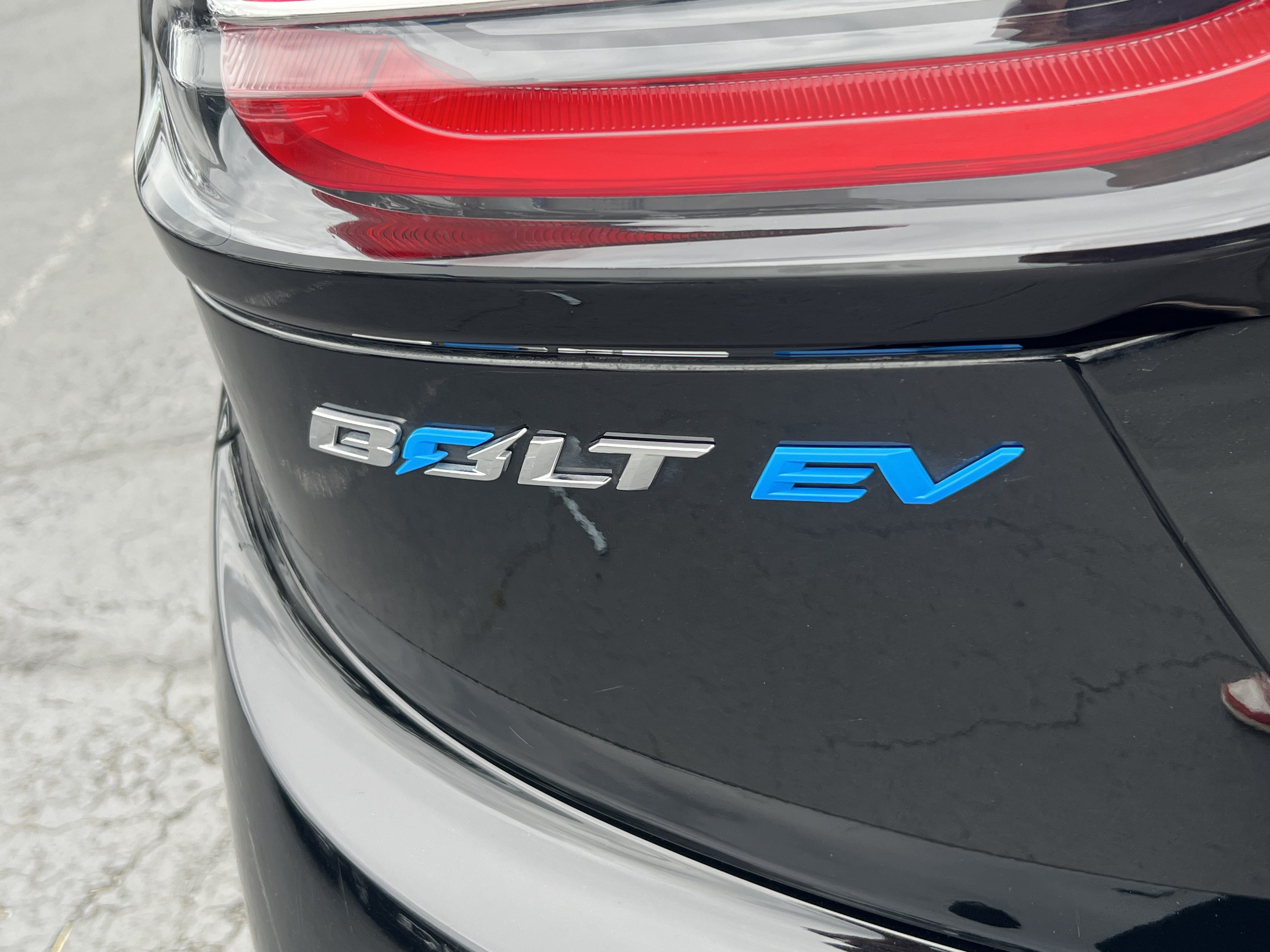 Used 2023 Chevrolet Bolt LT FWD image 9