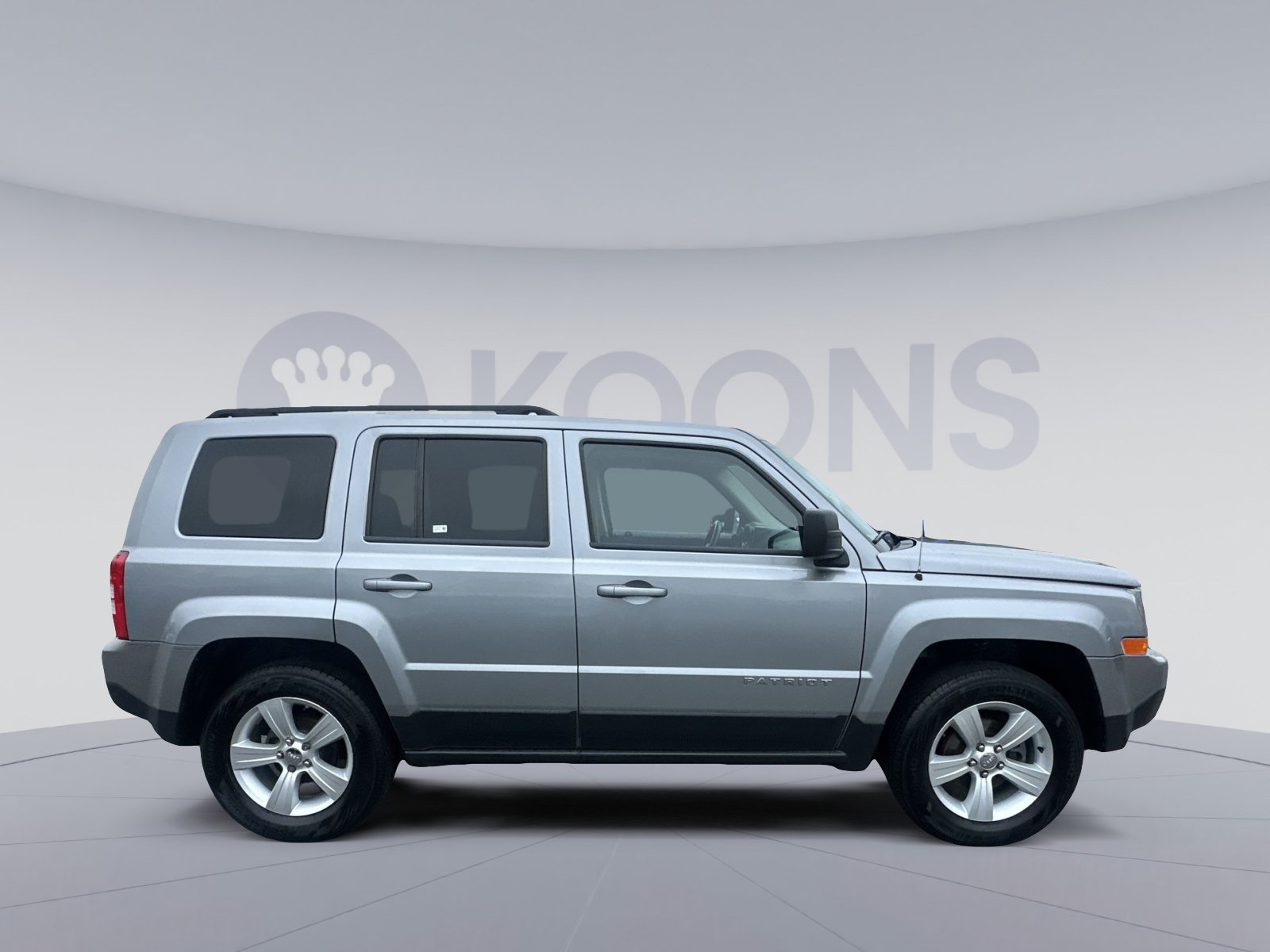 Used 2014 Jeep Patriot Latitude w/ Sun/Sound Group AWD/4WD image 17
