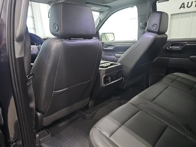 Used 2022 Chevrolet Silverado 1500 LTZ w/ LTZ Premium Package AWD/4WD image 34