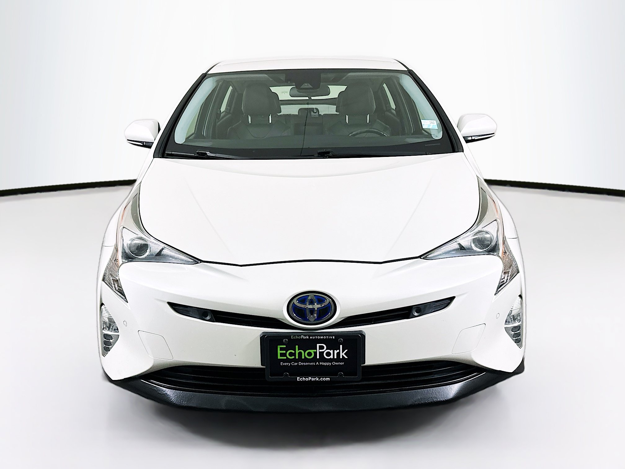 Used 2017 Toyota Prius Three Touring FWD image 2