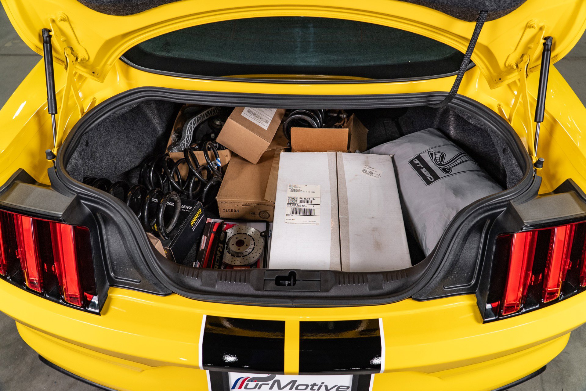 Used 2016 Ford Mustang Shelby GT350 w/ Track Package image 46