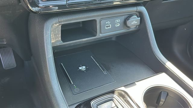 Used 2025 Honda Pilot TrailSport image 19