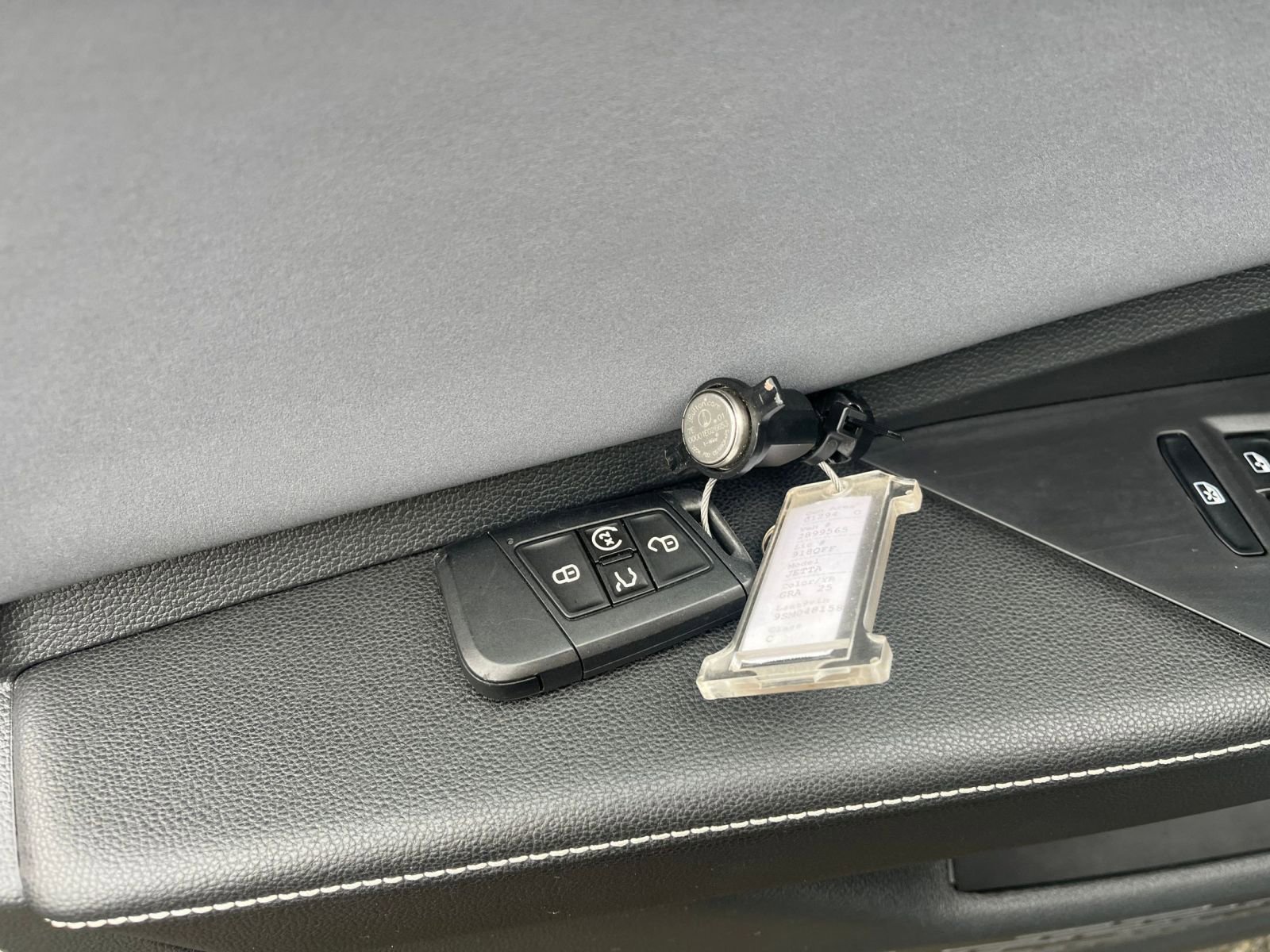 Used 2025 Volkswagen Jetta SE image 21