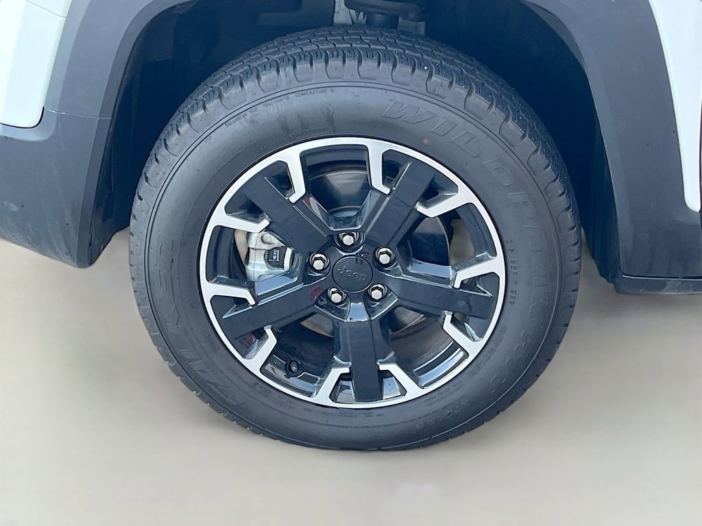 Used 2023 Jeep Renegade Trailhawk AWD/4WD image 30
