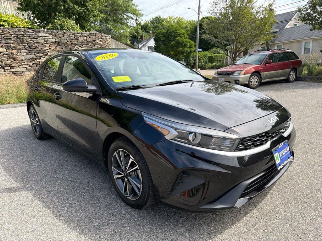 Certified 2022 Kia Forte LXS FWD image 9