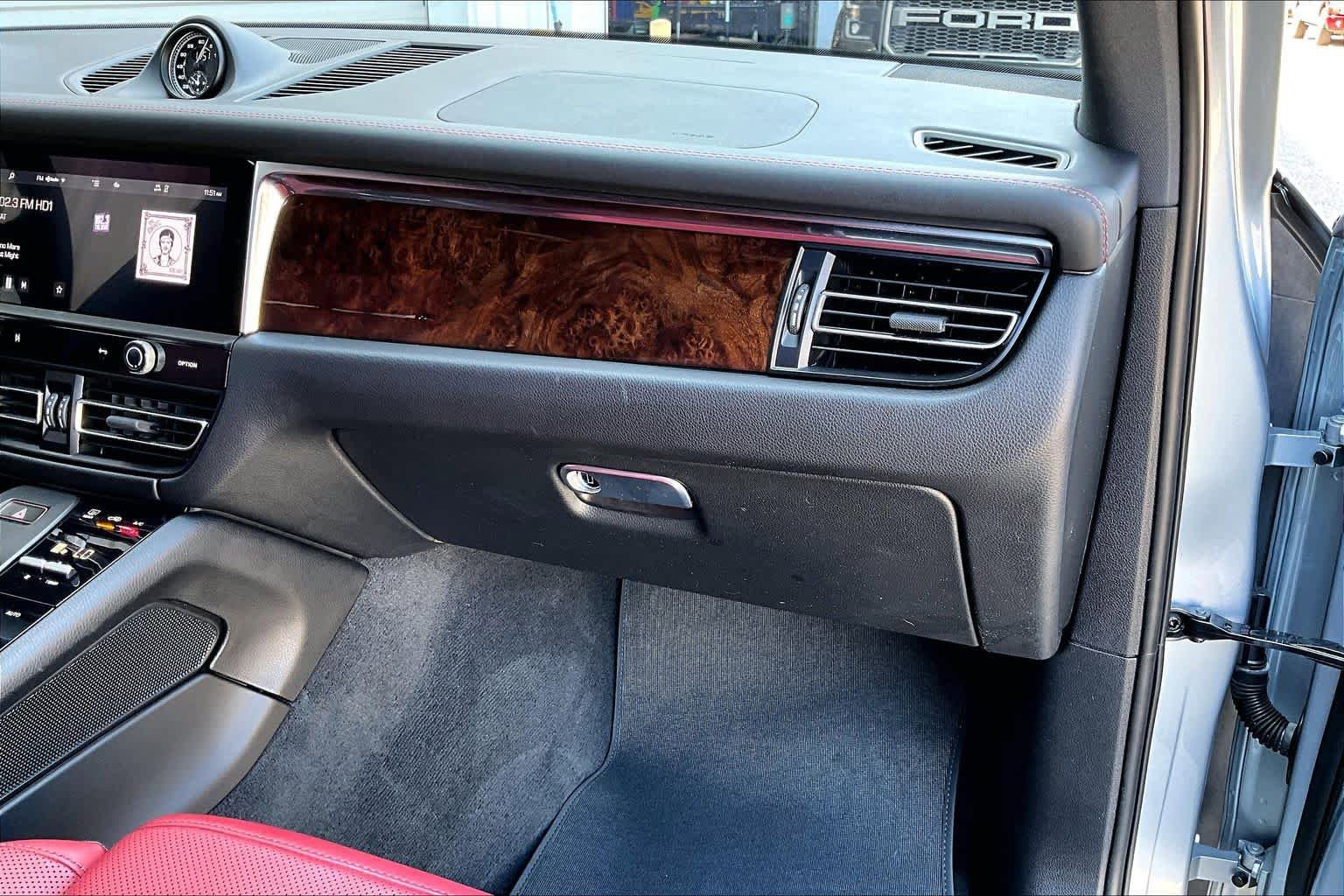 Used 2022 Porsche Macan image 19