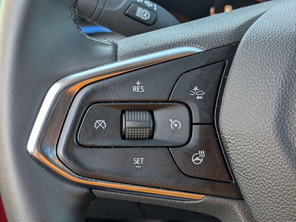 Used 2025 Chevrolet Trax LT w/ LT Convenience Package image 19