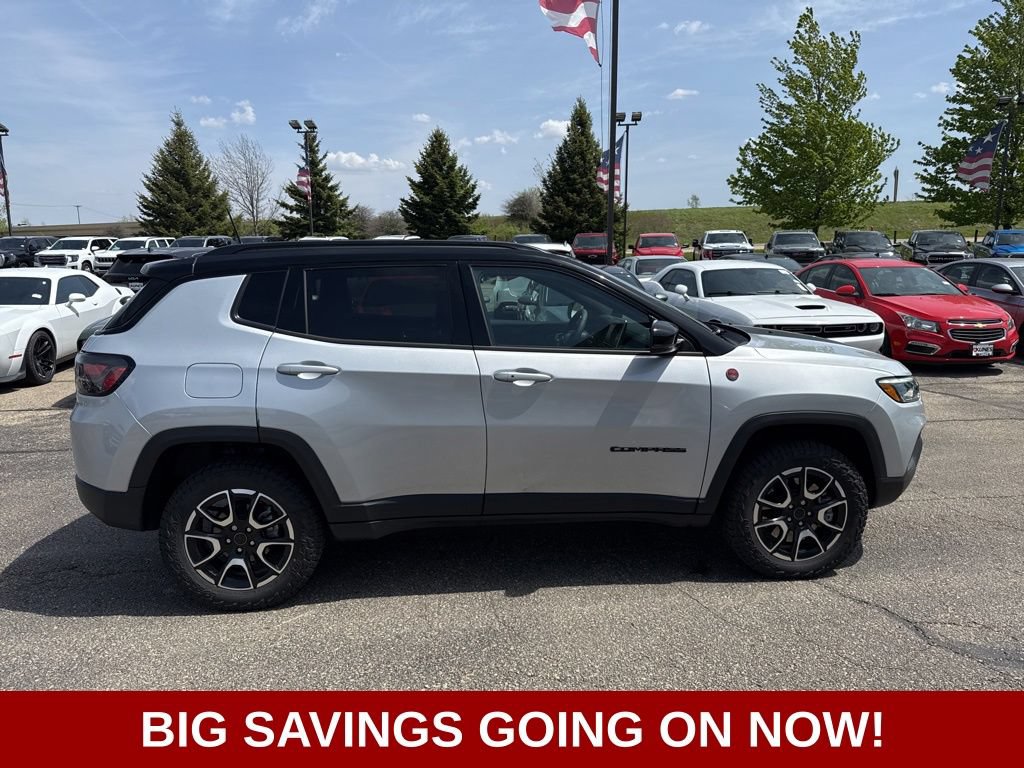 New 2025 Jeep Compass Trailhawk w/ Trailhawk Elite Group AWD/4WD image 3