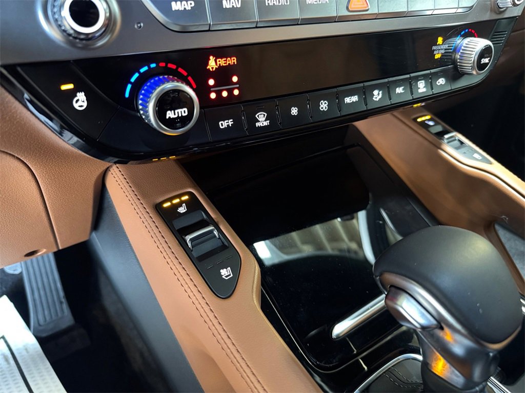 Certified 2025 Kia Telluride AWD image 30