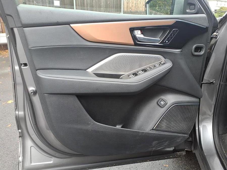 Used 2022 Acura MDX SH-AWD image 16